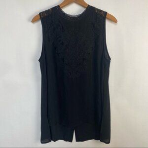 ASTR Sleeveless High‎ Lace Neck